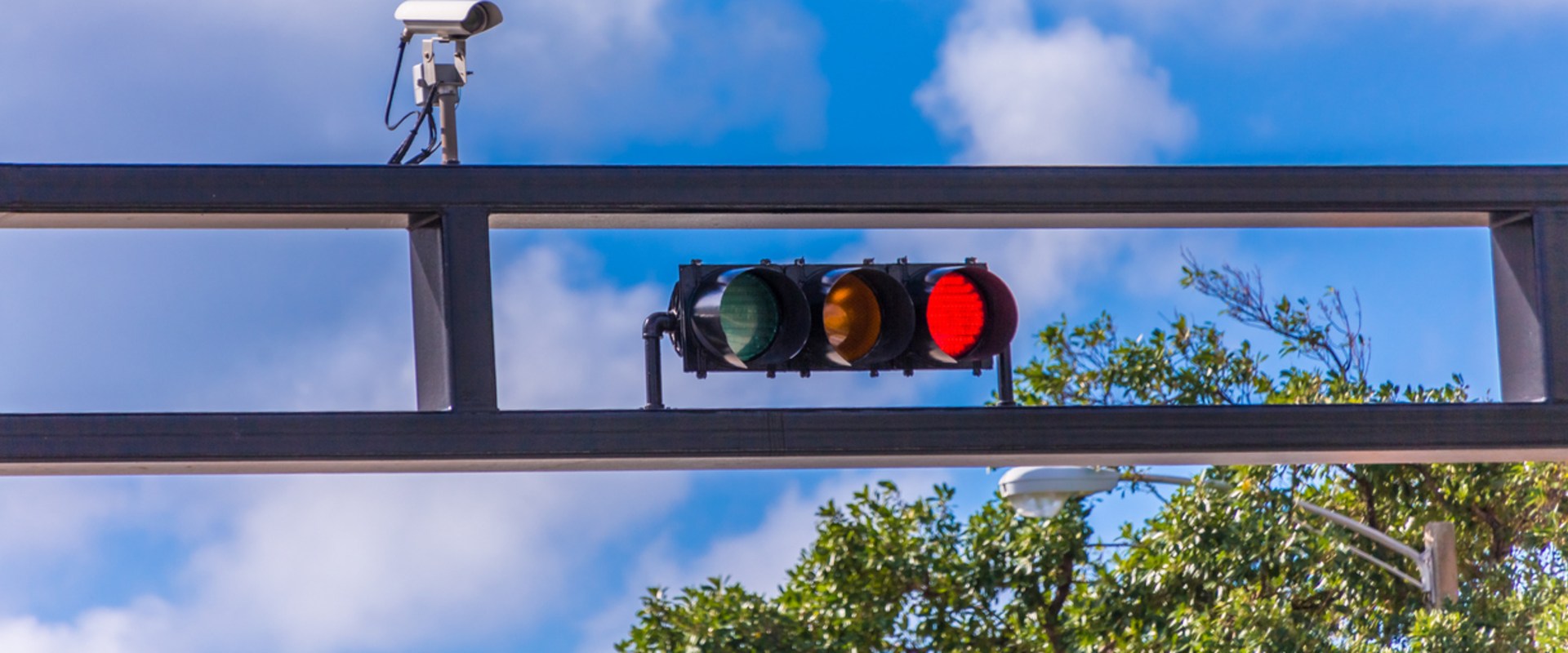 Running a Red Light in California: Understand the Risks and Penalties